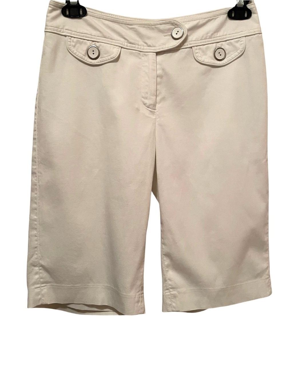 White House Black Market WHBM Women’s white Bermuda shorts Lined size 6